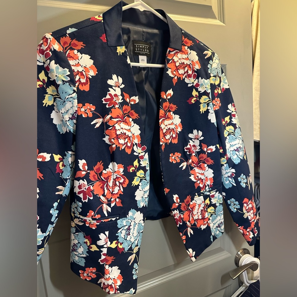 Petite medium floral blazer.